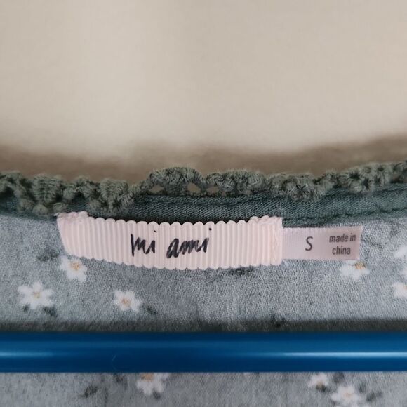 Mi Ami Green Floral Wrap Top Size S - Picture 3 of 11